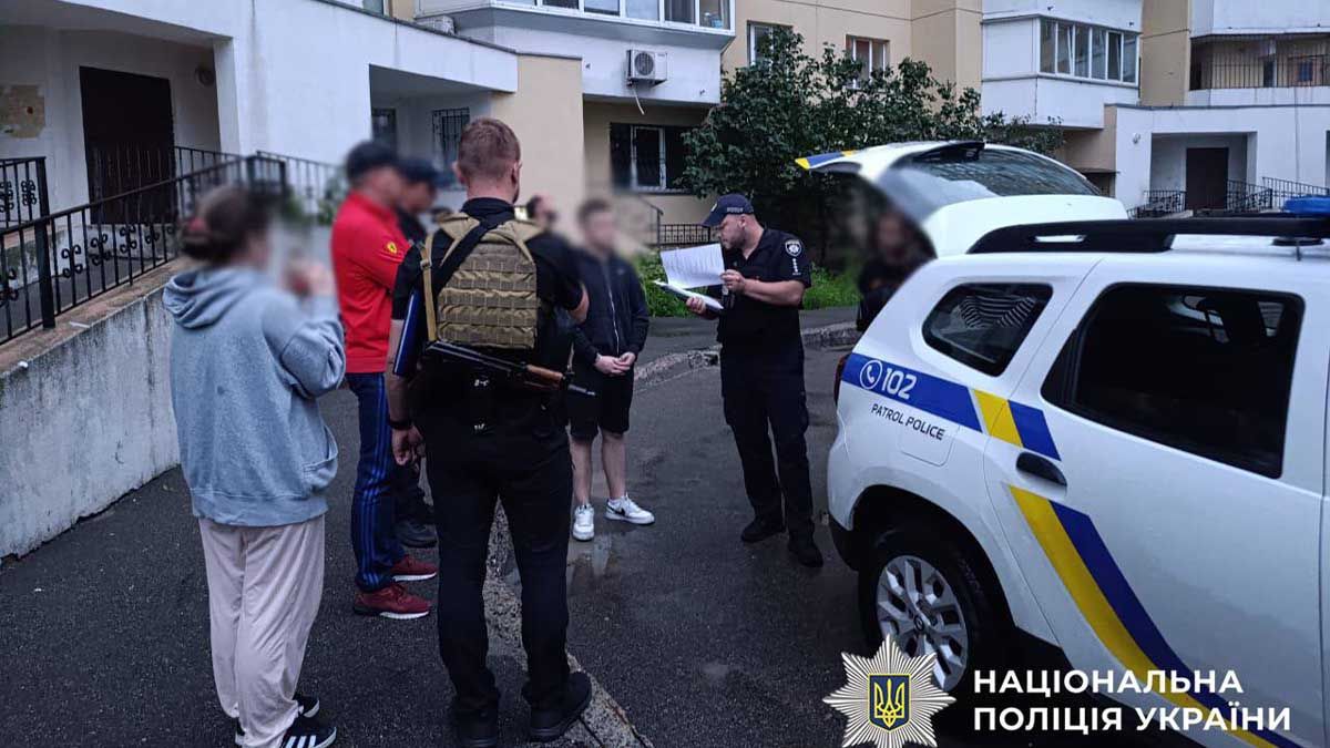 Стрілянина на Троєщині: 19-річний поранив місцевого мешканця, його вже затримано Стрілянина на Троєщині: 19-річний поранив місцевого мешканця, його вже затримано