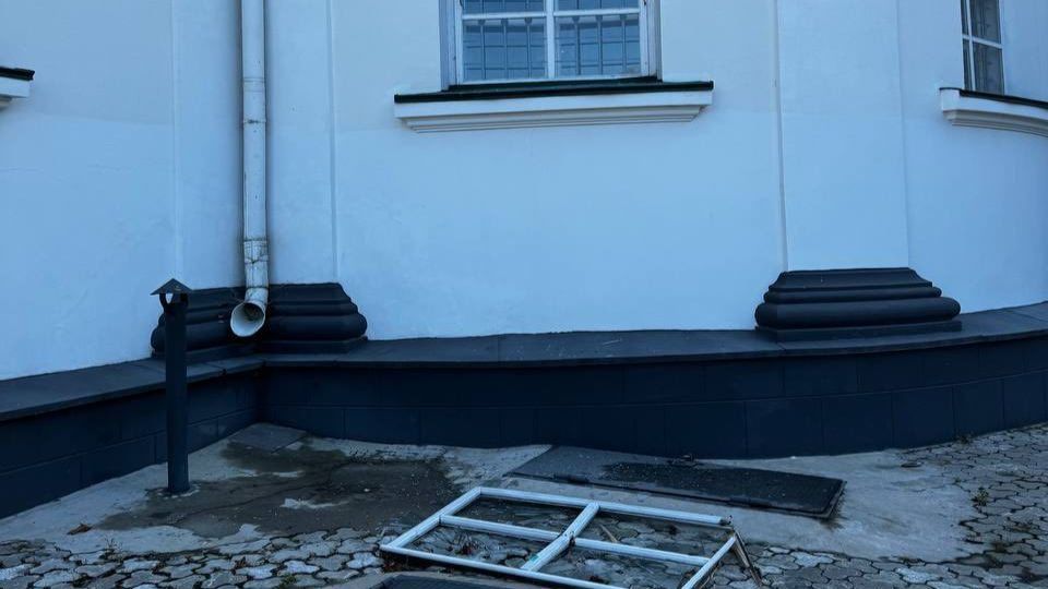 У Білій Церкві внаслідок обстрілу пошкоджено Спасо-Преображенський собор У Білій Церкві внаслідок обстрілу пошкоджено Спасо-Преображенський собор