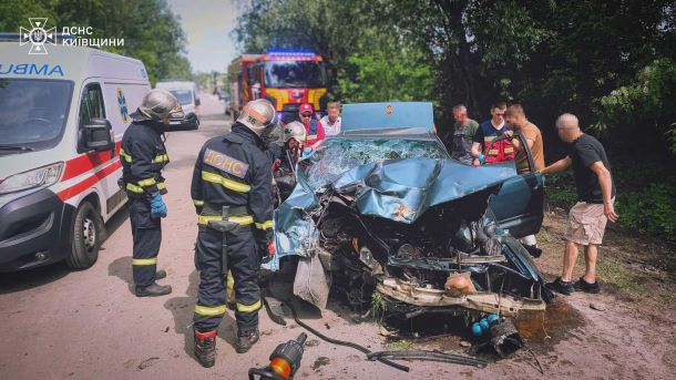 Літературний сквер: Київрада голосує за проект без спірних ділянок ДТП в Ірпені: рятувальники деблокували 6 людей, серед них вагітна і діти