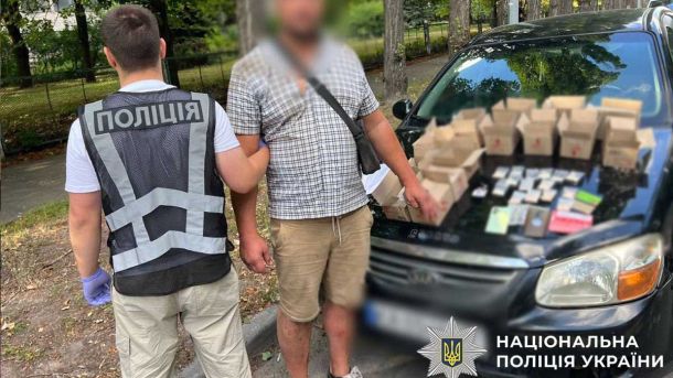 У Києві затримали двох паліїв: за гроші спалили 4 автівки у Шевченківському районі У Києві затримали двох паліїв: за гроші спалили 4 автівки у Шевченківському районі