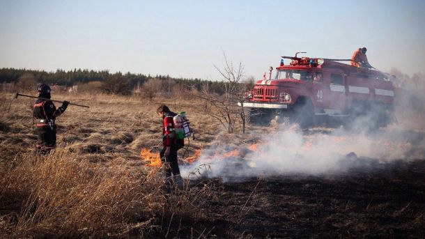 П'яний водій на Обухівщині отримав 7 років за смертельне ДТП Рятувальники ДСНС Київської області гасять пожежу сухостою, знищено 28 гектарів природних екосистем