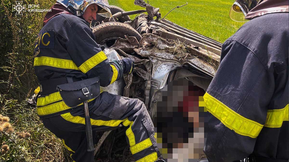 Смертельна ДТП на трасі Київ-Одеса: троє загиблих після зіткнення з вантажівкою Смертельна ДТП на трасі Київ-Одеса: троє загиблих після зіткнення з вантажівкою