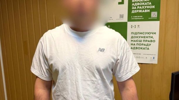 Кияни вимагають скасувати паркінг на Пейзажній алеї Керівника ШЕУ Києва та директора підрядника підозрюють у розтраті понад 800 тис. грн за фіктивний ямковий ремонт вулиць