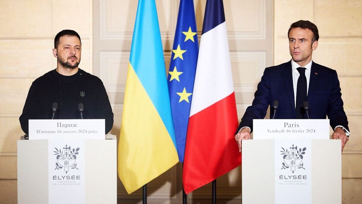 Bloomberg: Рейтинг Макрона зростає на тлі занепокоєння французів щодо України Президент України Володимир Зеленський і президент Франції Емманюель Макрон