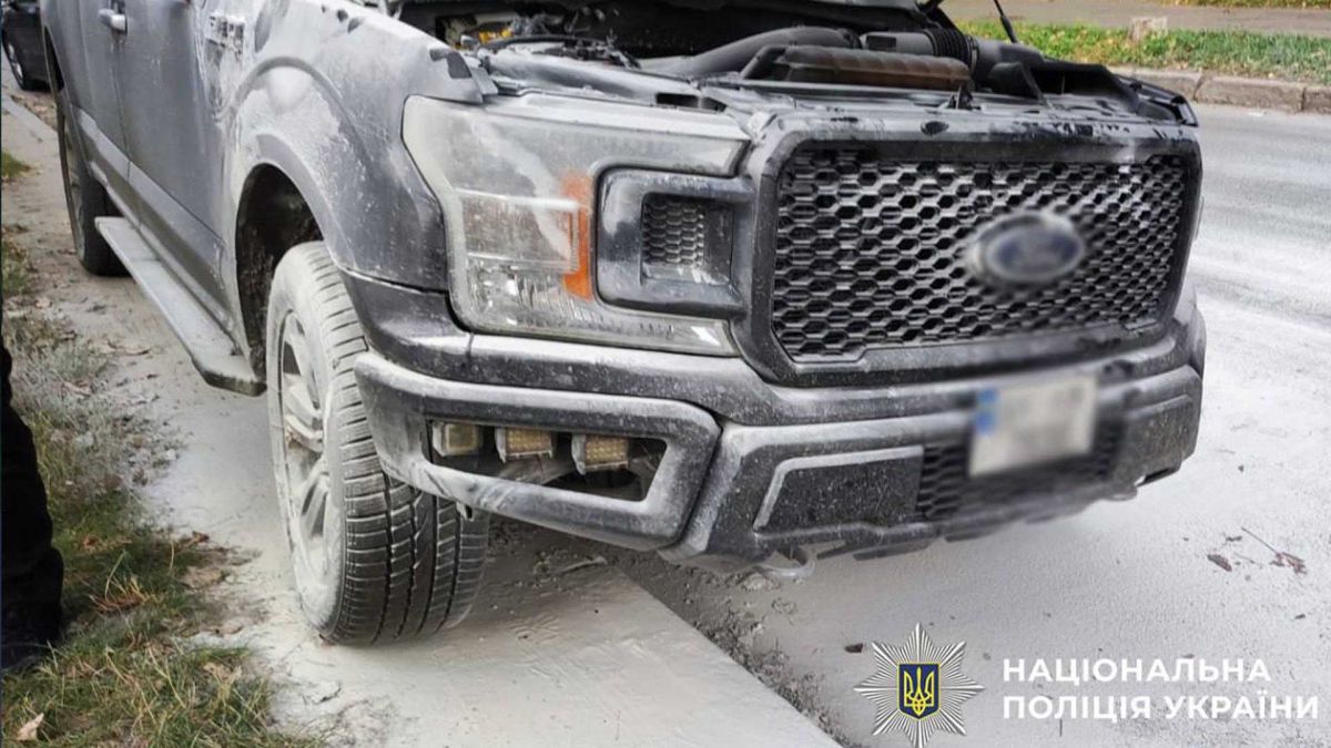 Солом'янка: 22-річний киянин підпалив пікап за завданням ФСБ за $2000 Спалене авто марки Ford