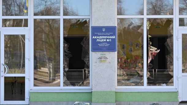 Київтеплоенерго усуває аварію на Голосіївському: 9 будинків без тепла Розбиті вікна Академічного ліцею №1 в Українці після нічної атаки РФ 14 березня