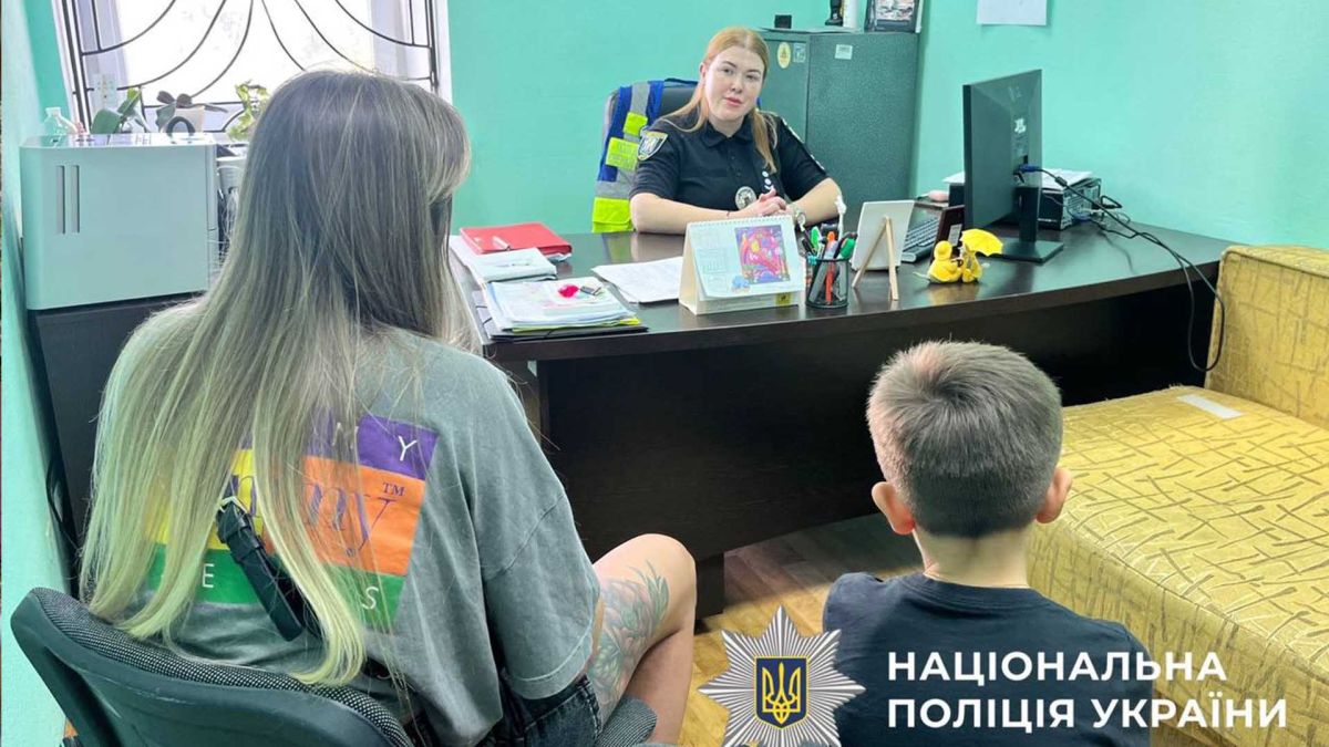 Дніпровський район: 6-річний хлопчик підпалив гіпермаркет, збитки 30 тисяч Мама з хлопцем, який влаштував пожежу, у відділку поліції