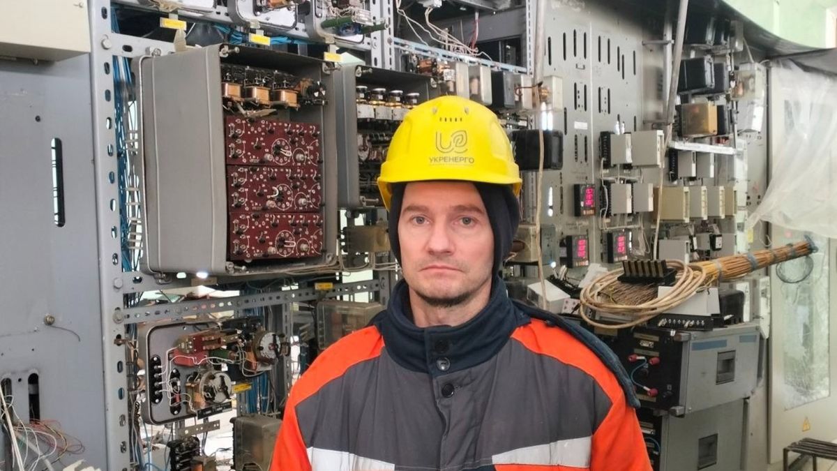 Укренерго: обмеження потужності для промисловості 13 квітня з 16:00 Об'єкт енергетичної інфраструктури Укренерго — лінії електропередачі та підстанція під час дефіциту генерації