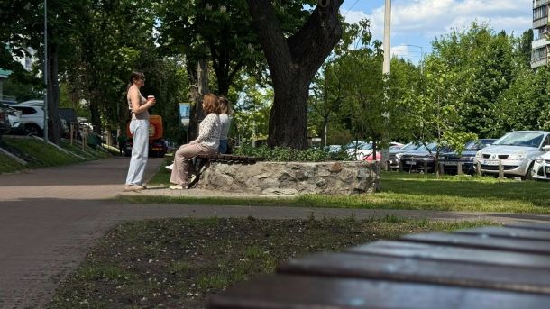 У Києві ремонтують плитку на Майдані Незалежності: усувають лише аварійні ділянки У Києві ремонтують плитку на Майдані Незалежності: усувають лише аварійні ділянки