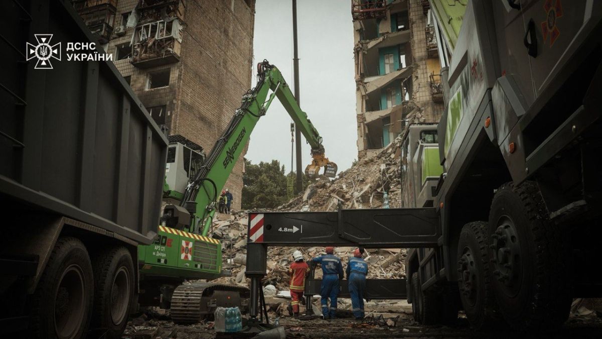 У Києві завершили пошукові роботи в зруйнованій багатоповерхівці: 23 загиблих У Києві завершили пошукові роботи в зруйнованій багатоповерхівці: 23 загиблих