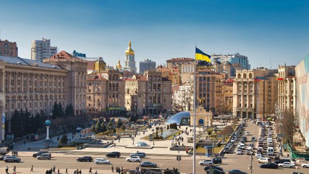Спецоперація «Рубікон»: ліквідовано 34 нарколабораторії у 21 регіоні Панорама Майдану Незалежності з Колоною Незалежності та куполами собору на тлі зимового неба