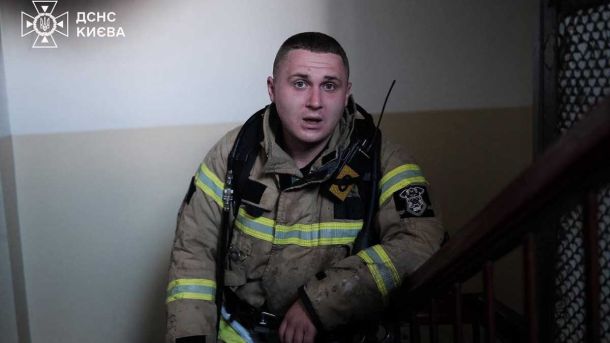 У Шевченківському районі під час пожежі в квартирі врятували 5 людей, одна особа загинула У Шевченківському районі під час пожежі в квартирі врятували 5 людей, одна особа загинула