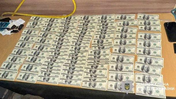 Киянин напав на студентку та вчинив пограбування: які наслідки йому загрожують? Вилучена сума грошей у доларах