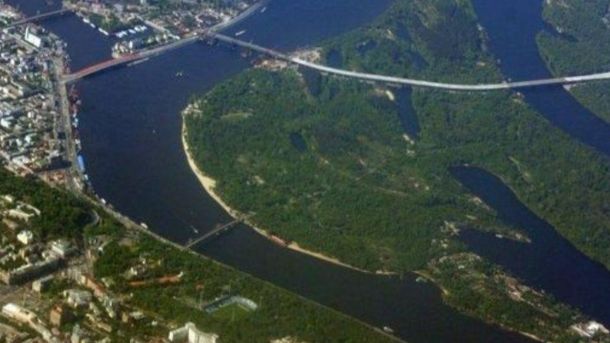 Посадовицю Деснянської РДА судитимуть за переплату 1,8 млн грн за електроенергію Київська міська прокуратура подала позови до суду щодо заповідання Труханового острова та Вирлиці