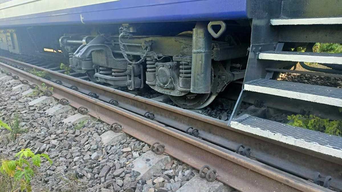 Аварія потяга Запоріжжя — Солотвино: пасажири рейсу Солотвино — Київ доправлені автобусами Аварія потяга Запоріжжя — Солотвино: пасажири рейсу Солотвино — Київ доправлені автобусами