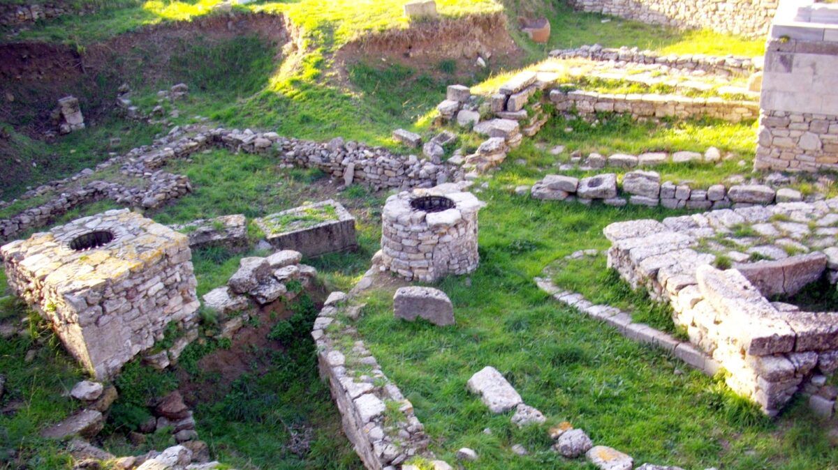 Oxford Archaeology: Вперше виявлено лувійські пісні про падіння Трої Руїни Трої