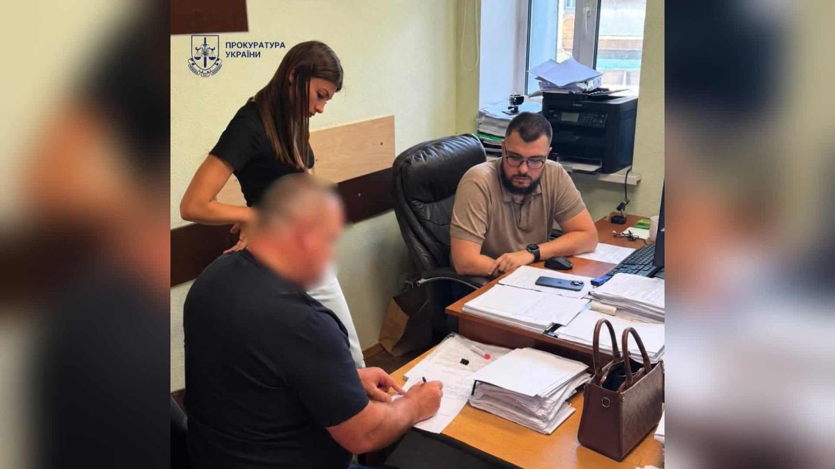 Керівника ЦОДР підозрюють у переплаті 1,9 млн грн за придбання плоттерів Будівля КП «Центр організації дорожнього руху» у Києві — посадовця підозрюють у переплаті 1,9 млн грн за плоттери