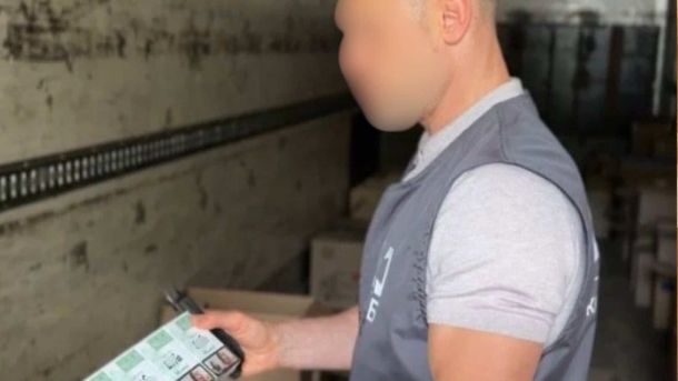 Безбар’єрний вхід до військового госпіталю в Києві: як змінили доступ для поранених захисників Детективи БЕБ на Київщині вилучили понад 16 тисяч пачок безакцизних сигарет у рамках ліквідації онлайн-схеми на 1,6 млн грн