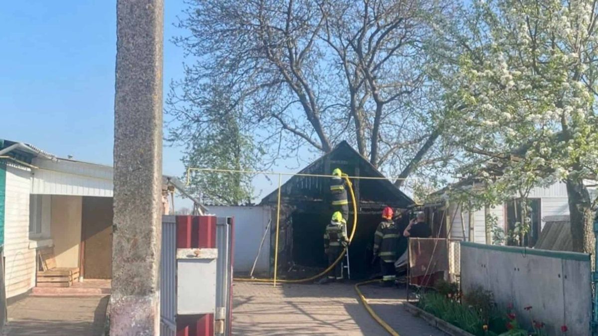 Пожежа в гаражі в Узині: загинув 77-річний чоловік Пожежа в гаражі в Узині: загинув 77-річний чоловік
