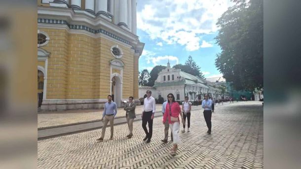 Застілля на Солом'янці закінчилося ударом ножа в груди Делегація Гельсінської комісії Конгресу США оглядає пошкоджений Успенський собор Києво-Печерської лаври