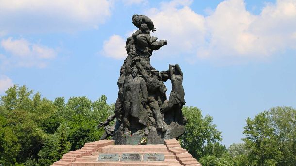 Держархів оприлюднив імена понад 2 тисяч загиблих у Бабиному Яру Держархів оприлюднив імена понад 2 тисяч загиблих у Бабиному Яру