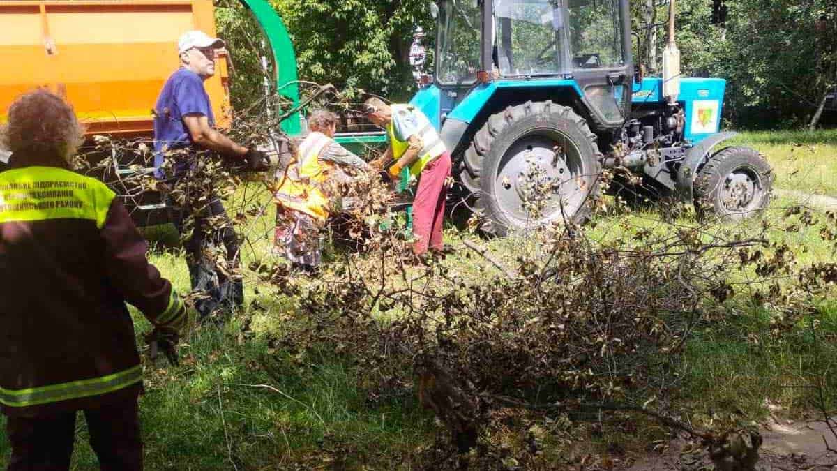 У Святошинському районі провели масштабні ремонти: понад 50 адрес, нові пандуси й дитячі майданчики У Святошинському районі провели масштабні ремонти: понад 50 адрес, нові пандуси й дитячі майданчики