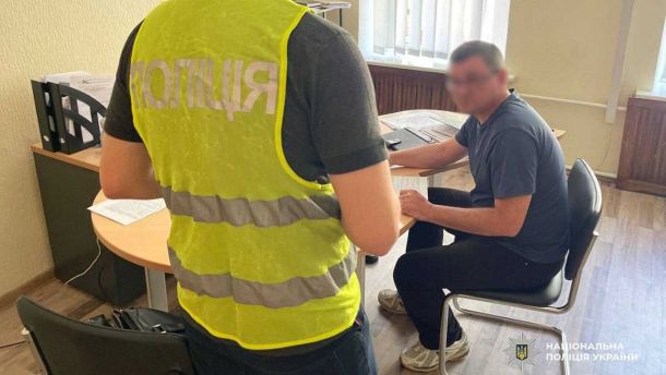 Собаки-терапевти у МДУ: як поліція допомагає студентам Собаки-терапевти у МДУ: як поліція допомагає студентам