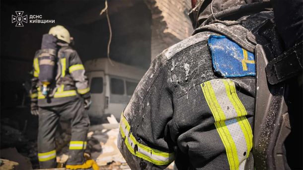 Склади «ЕкоМаркет» горять після атаки росіян на Бориспільщині Пожежа на складах торговельної мережі ЕкоМаркет у Бориспільському районі після ворожого удару 20 вересня