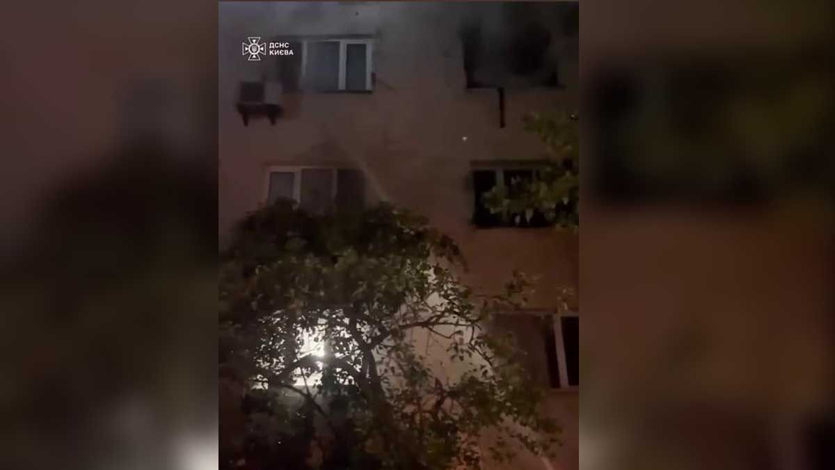 У Києві під час пожежі в багатоповерхівці загинула жінка У Києві під час пожежі в багатоповерхівці загинула жінка