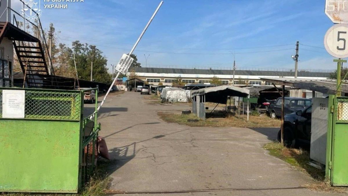 Прокуратура відсудила 3 га землі незаконних автостоянок у Деснянському Прокуратура відсудила 3 га землі від незаконних автостоянок у Деснянському районі