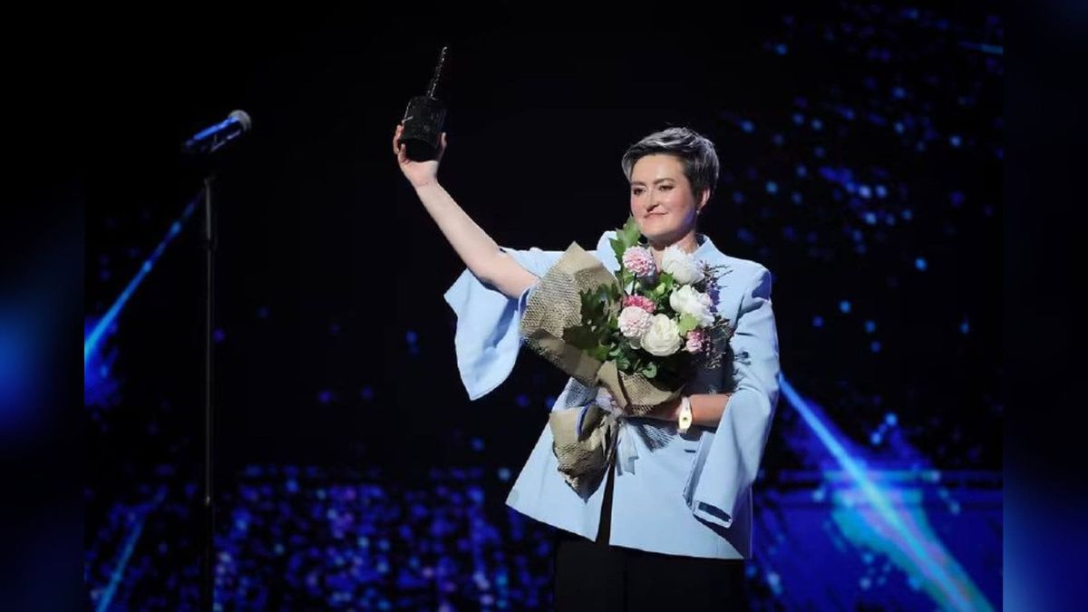 Учителька з Ірпеня виграла Global Teacher Prize Ukraine Вчителька Світлана Меркулова з Ірпіня отримує нагороду Global Teacher Prize Ukraine 2026 на церемонії в Національній опері України в Києві