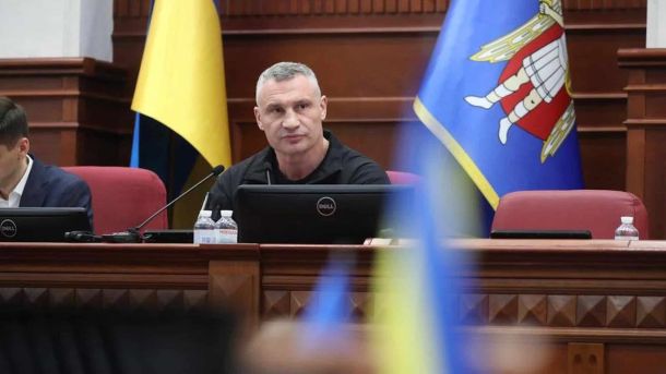 Київрада перейменувала вулицю Суворова на честь підпільниці ОУН -- Людмили Фої Міський голова Віталій Кличко на пленарному засіданні Київської міської ради під час голосування про мораторій на тарифи