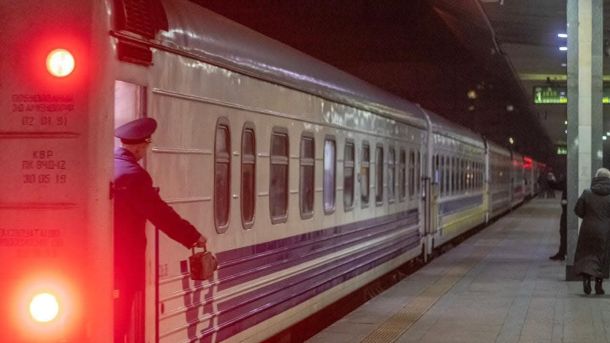 Потяг №67/68 до Варшави прискорили: як тепер планувати поїздку Потяг відправляється з київського вокзалу