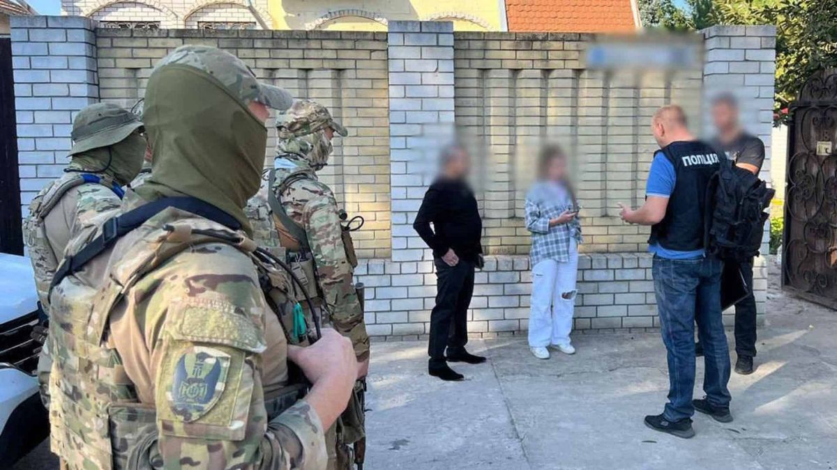 Адвокат очолив ОЗГ з підробки документів для військовозобов'язаних Адвокат очолив ОЗГ з підробки документів для військовозобов'язаних: судитимуть дев'ятьох