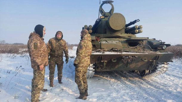 Апеляція щодо знищеної поліцейської дільниці на Подолі: суд завтра Зенітна установка протиповітряної оборони ЗСУ з екіпажем на засніженому полі взимку
