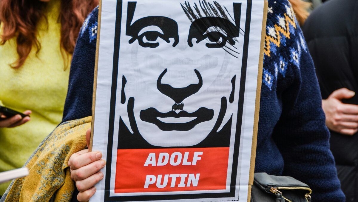 Daily Mail: Путін атакував Київ дронами через кілька годин після пропозиції Трампа «потанцювати» та погодитися на перемир'я Акція з вимогою до РФ припинити війну проти України