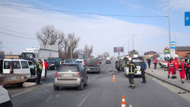 У Києві судитимуть організаторку схеми оформлення фіктивних діагнозів за $3500 ДТП на Кільцевій: водій Fiat загинув у зіткненні