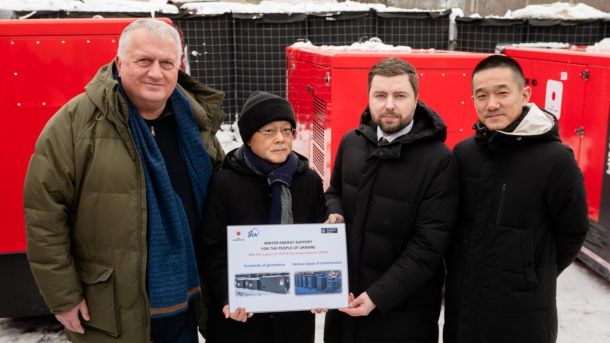 У шести областях знеструмлені споживачі після атаки на енергосистему Представники Японії під час передачі Україні генераторів