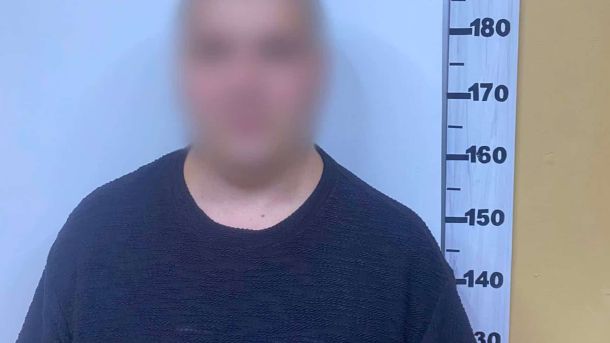 Дрони вдарили по Броварському і Фастівському районах Київщини Поліцейські Києва повідомили про підозру 32-річному чоловіку, який ошукав трьох жінок на понад 190 тисяч гривень, забираючи золоті прикраси під привод