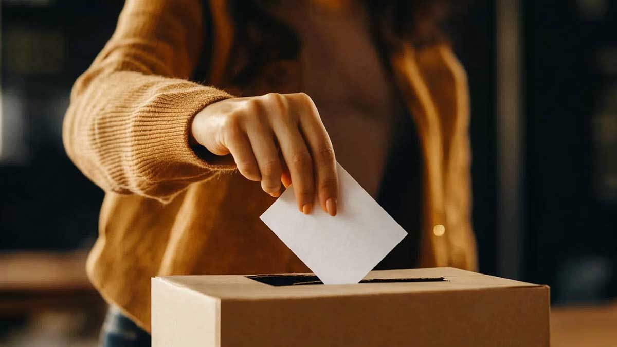 Румунія на роздоріжжі: другий тур президентських виборів може змінити курс країни жінка опускає бюлетень у урну