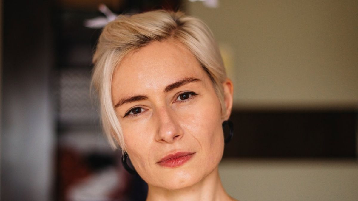 У Києві визначили претендентів на мистецьку премію «Київ» у 2026 році Портрет режисерки Марії Стоянової, претендентки на мистецьку премію «Київ» у номінації кіномистецтва за фільм «Фрагменти льоду»