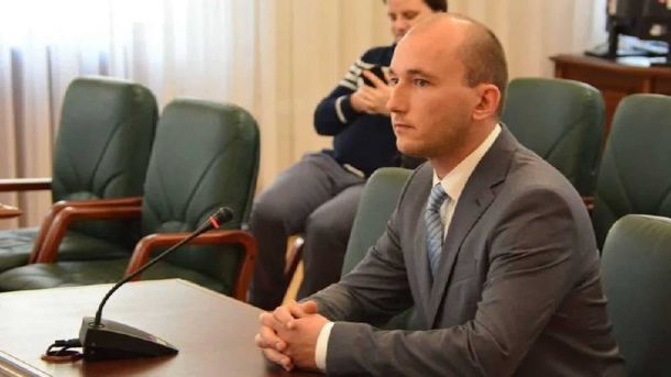 Уламки дрона впали на дах будинку в Оболонському районі Колишнього суддю Тандира викрили у заволодінні квартирами померлих