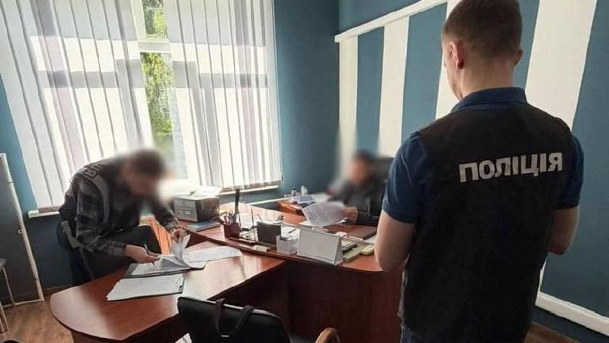Посадовець «Київзеленбуду» не задекларував активи на 9,6 млн грн Посадовець «Київзеленбуду» у Києві не задекларував будинок і авто на загальну суму понад 9,6 млн грн