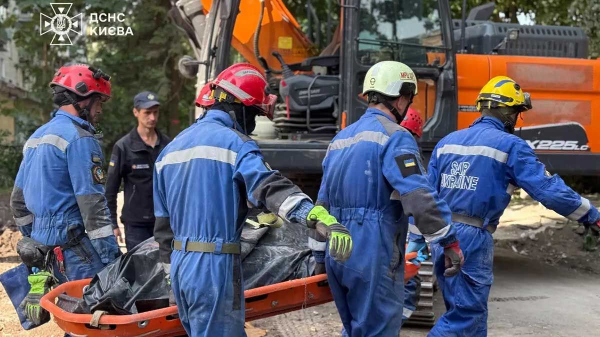 Під завалами будинку після атаки на Київ знайшли 23 тіла — рятувальну операцію завершено Під завалами будинку після атаки на Київ знайшли 23 тіла — рятувальну операцію завершено