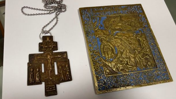 Київська митниця передала музею старообрядницькі реліквії XVIII–XX ст. Старообрядницька металева ікона XIX ст. та мідний кіотний хрест XVIII–XX ст., вилучені Київською митницею під час спроб незаконного вивезення за кордон