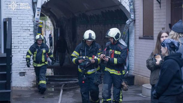 Кличко зупинив забудову «Дворика з воронами» на Рейтарській Кличко зупинив забудову «Дворика з воронами» на Рейтарській