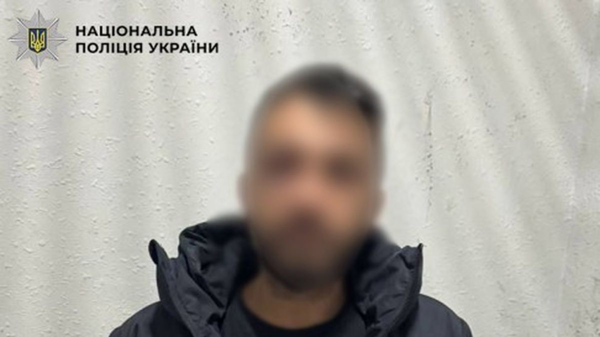 Стрілянина у Святошині: іноземець поранив киянина з травматичного пістолета Затриманий іноземець з документами у відділку поліції Святошинського району Києва
