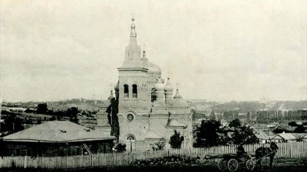 Скульптури Ернеста Коткова на Троєщині: КНМЦ готує облікові документи Архівне чорно-біле фото церкви Марії Магдалини на Шулявці в Києві, збудованої у 1887–1889 роках