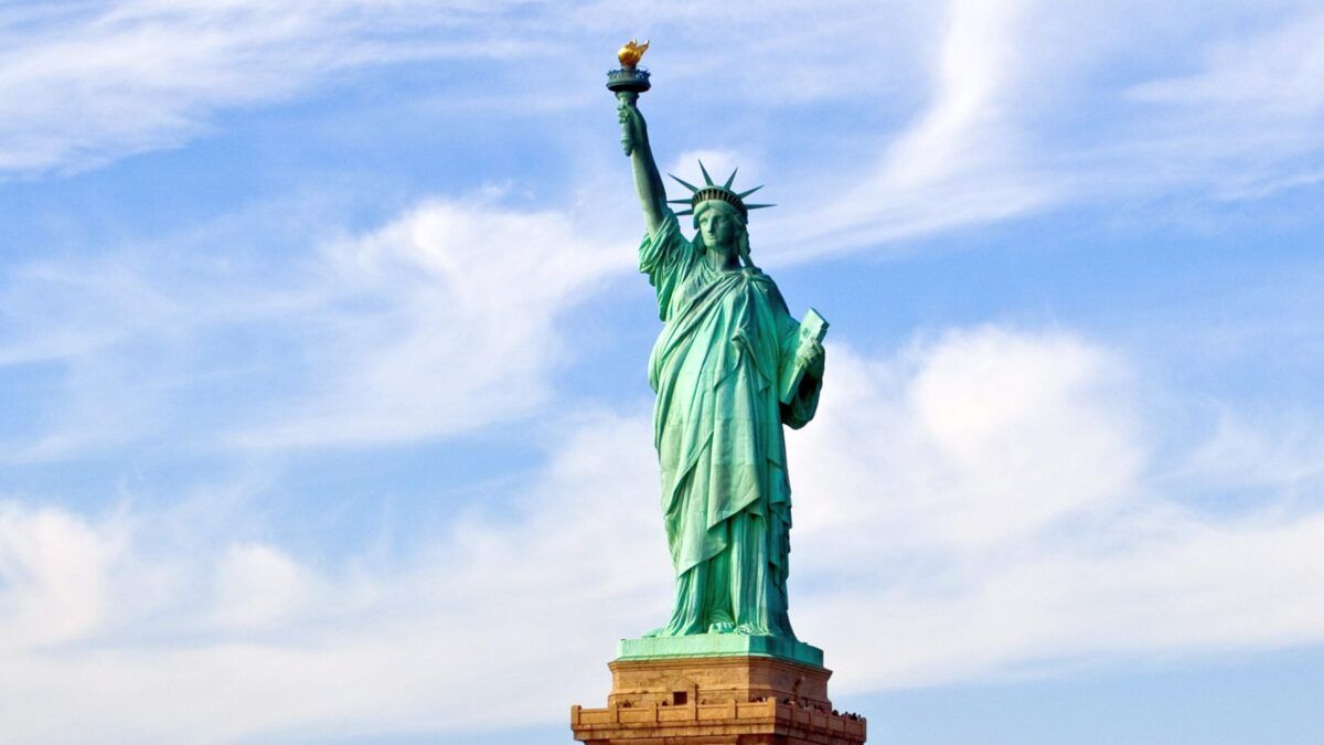 США розгорнули стратегічні бомбардувальники B-52H у Великій Британії в рамках місії BTF Europe 25-2 Статуя Свободи у США