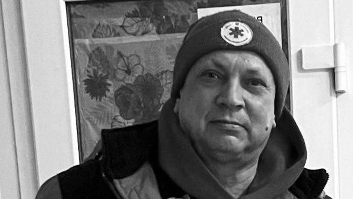 Сергій Смоляк загинув, надаючи допомогу постраждалим — ще 4 медики поранені Медик Сергій Смоляк, який загинув внаслідок повітряної атаки армії РФ